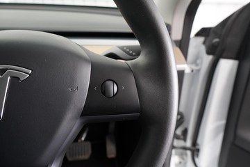 https://dvg-vehicle-assets.s3.amazonaws.com/1203697/dz9afn2hgerf44fgh26kf45vh.jpg