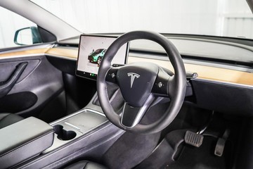 https://dvg-vehicle-assets.s3.amazonaws.com/1203700/5vb4hcfs9i4s9ymtvhu5wzcw1.jpg