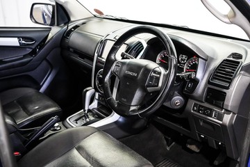 https://dvg-vehicle-assets.s3.amazonaws.com/1203713/c4f9szwmd0ljh89vuwrzqa4j8.jpg
