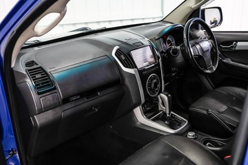 https://dvg-vehicle-assets.s3.amazonaws.com/1203713/dd70l5pgzflatwt65yydavcro.jpg