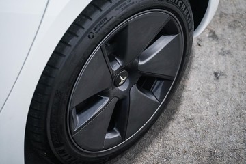 https://dvg-vehicle-assets.s3.amazonaws.com/1203725/32tn8zz7dc4scsbkwhjtvuzt.jpg