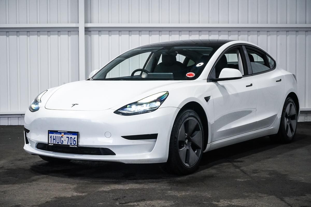 Tesla Model 3 image 4