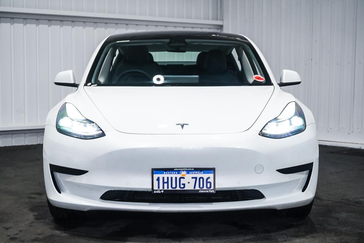 Tesla Model 3 image 3