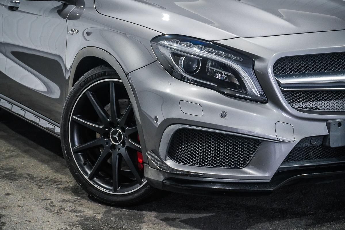 Mercedes Benz Gla-class image 2