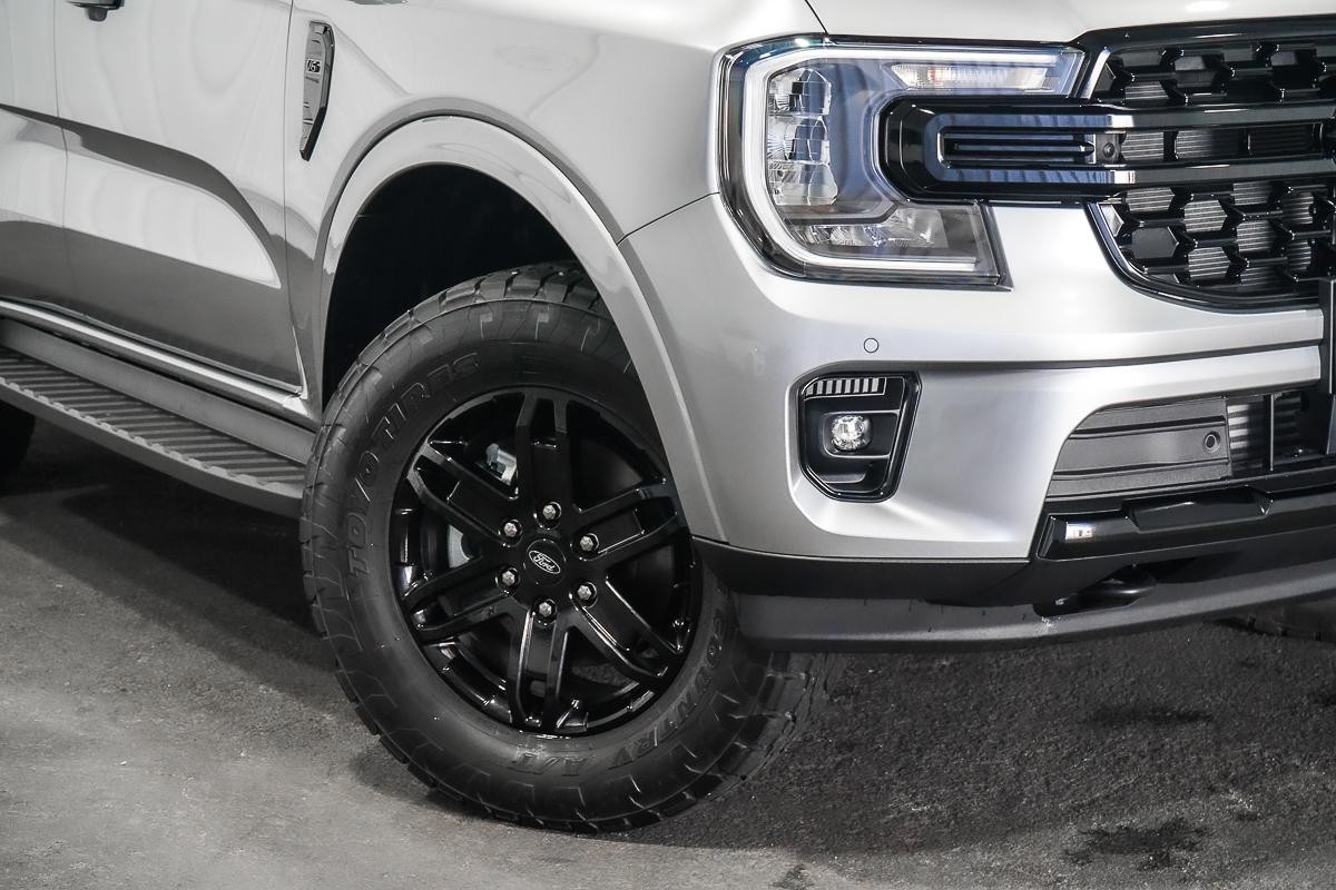 Ford Everest image 2