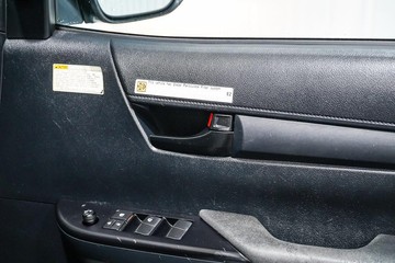 https://dvg-vehicle-assets.s3.amazonaws.com/1203736/6hr7opknnxfomi7k4lbthfzvf.jpg