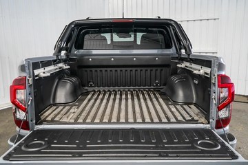 https://dvg-vehicle-assets.s3.amazonaws.com/1203739/45kwi1qzyxrb3d29xte3p9k3a.jpg