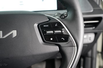 https://dvg-vehicle-assets.s3.amazonaws.com/1203744/6dt22zfiwhaddyfjnt7wf0sgy.jpg