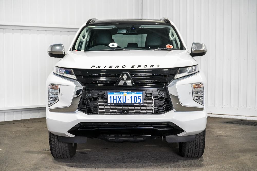 Mitsubishi Pajero Sport image 3