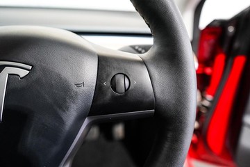 https://dvg-vehicle-assets.s3.amazonaws.com/1203757/1qtn4w99p7vpo75yna1y8bdj1.jpg