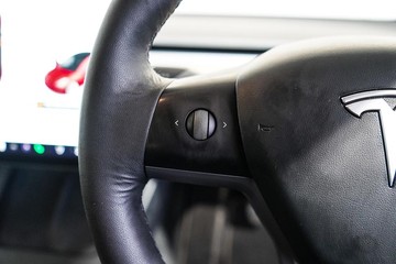 https://dvg-vehicle-assets.s3.amazonaws.com/1203757/9m3tbsj7bst3p81u24pjm1dxu.jpg