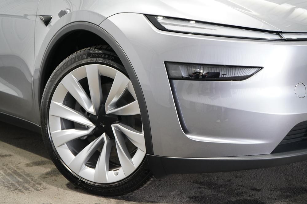 Tesla Model Y image 2