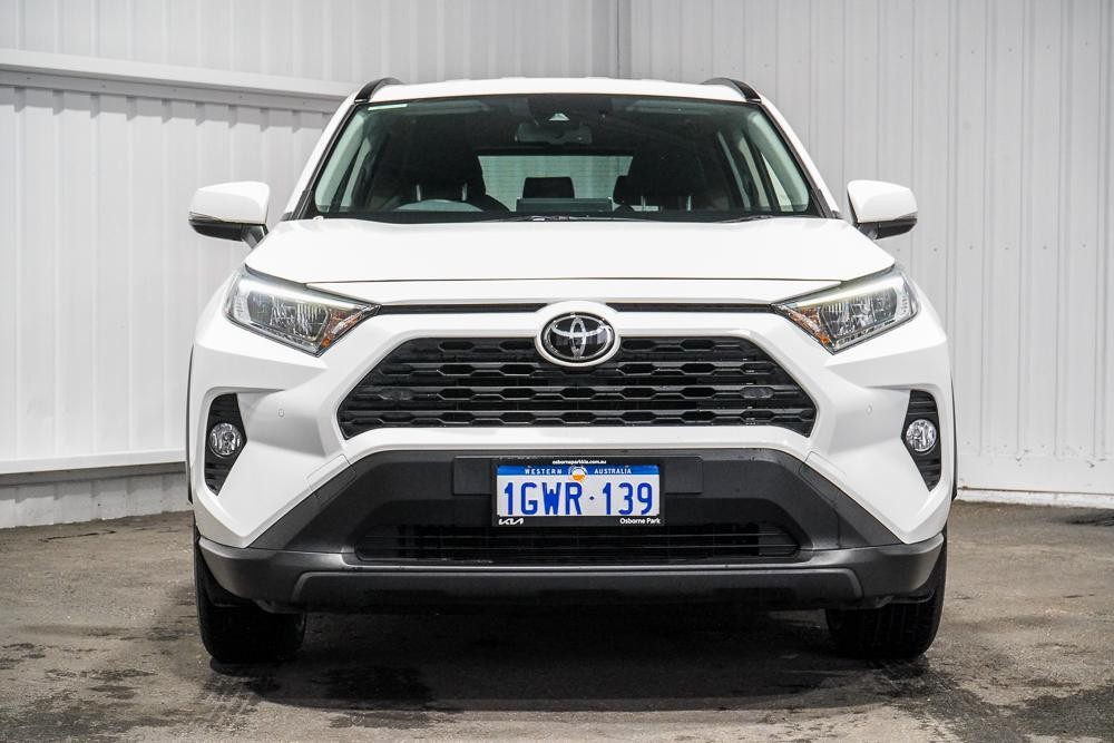 Toyota Rav4 image 3
