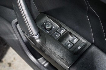 https://dvg-vehicle-assets.s3.amazonaws.com/1203776/1oev94oyrqxf8vnlytzh2ghxk.jpg