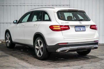https://dvg-vehicle-assets.s3.amazonaws.com/1203791/8g80lxuepu3mhz009e5bd1rzu.jpg