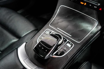 https://dvg-vehicle-assets.s3.amazonaws.com/1203791/bfaf8o1eu7du919q2qc6otgas.jpg
