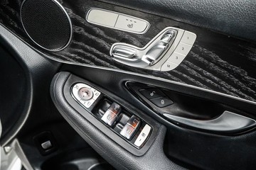 https://dvg-vehicle-assets.s3.amazonaws.com/1203791/epq8rafzy7doppbv8hs6ckfaf.jpg