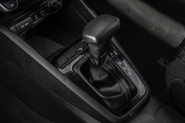 https://dvg-vehicle-assets.s3.amazonaws.com/1203803/iturzn1ko6wrpeugar94x37z.jpg