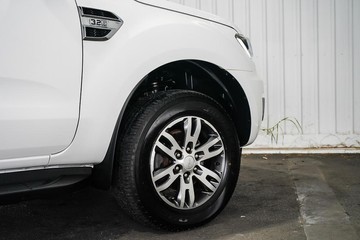 https://dvg-vehicle-assets.s3.amazonaws.com/1203804/9ghk65fwn9phe5rdjs29rdn5m.jpg