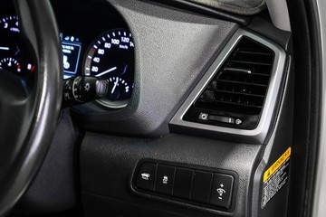 https://dvg-vehicle-assets.s3.amazonaws.com/1203808/6jst0bkh9wniqfxeitg0sw4ta.jpg