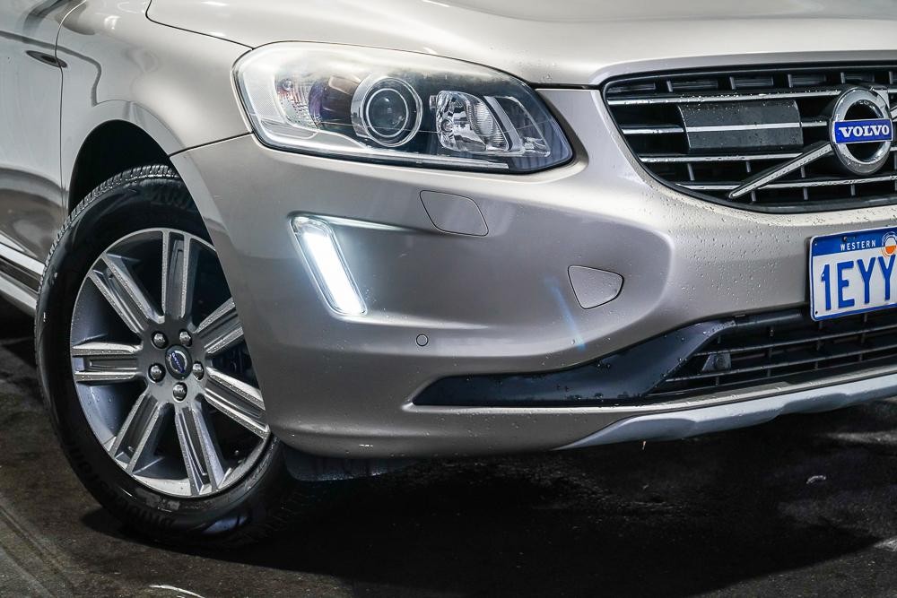 Volvo V60 image 2