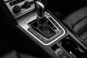 https://dvg-vehicle-assets.s3.amazonaws.com/1203811/cmik9gd2uufi95auut8kuerr9.jpg