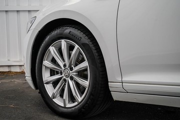 https://dvg-vehicle-assets.s3.amazonaws.com/1203811/rg9jzjt7gk74mbub8bk8n8df.jpg