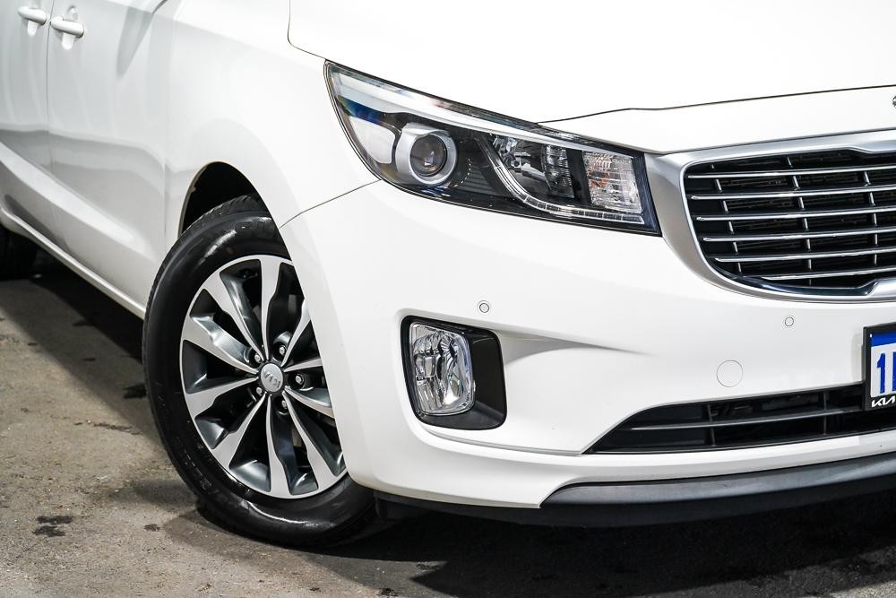 Kia Carnival image 2