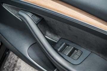 https://dvg-vehicle-assets.s3.amazonaws.com/1203819/bbjaey42pl0zby0ohhrzea14k.jpg