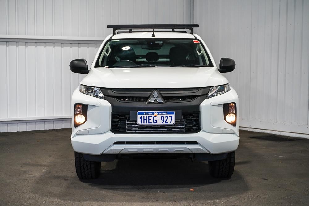 Mitsubishi Triton image 3
