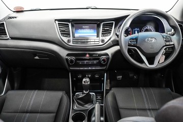 https://dvg-vehicle-assets.s3.amazonaws.com/1203832/emzhm05wxdwyq9mrvc29bxefw.jpg