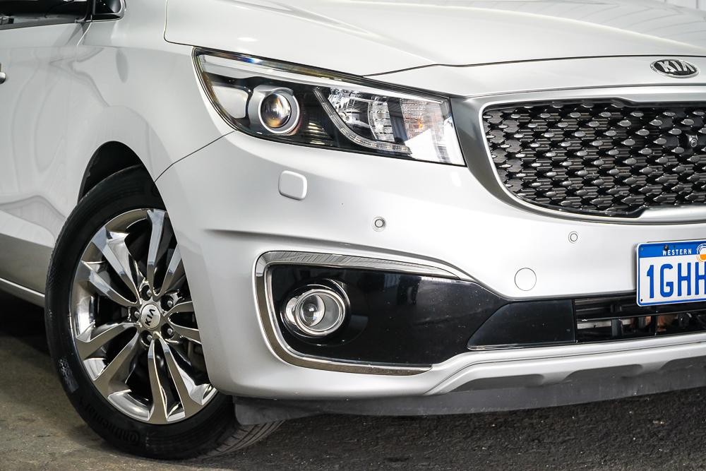 Kia Carnival image 2