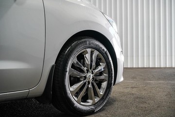 https://dvg-vehicle-assets.s3.amazonaws.com/1203855/f0omqw198mxry3fthrs8qnkh3.jpg
