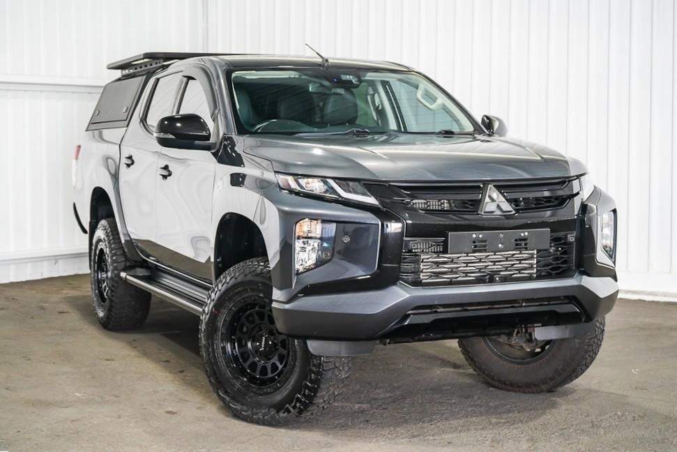 Mitsubishi Triton image 1