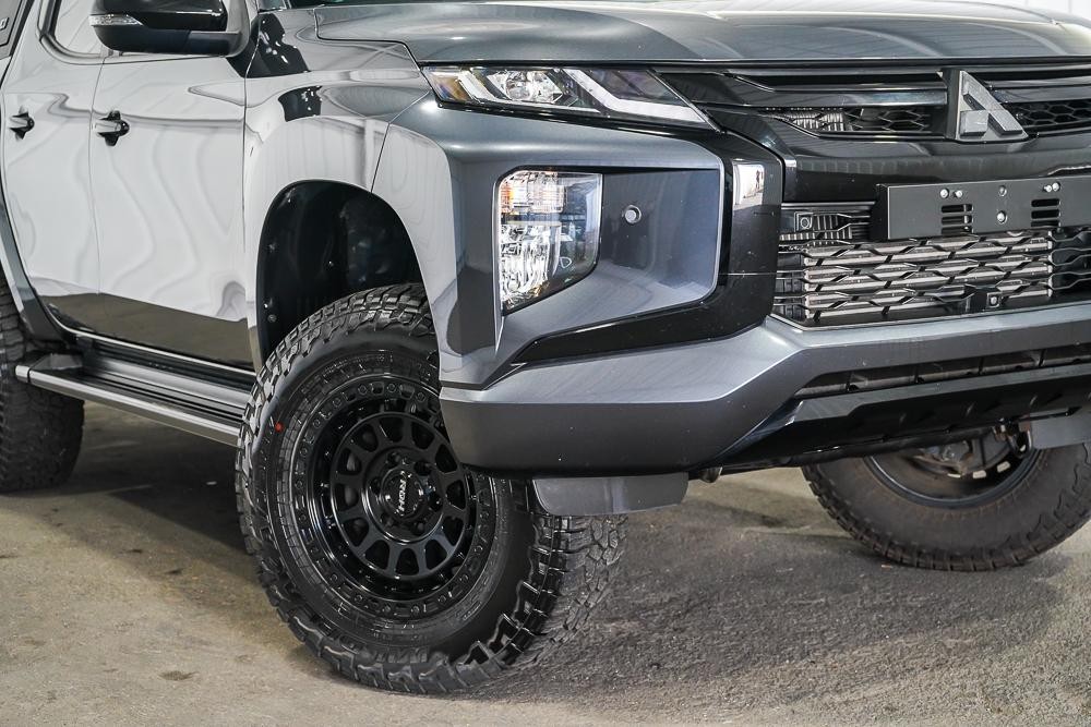 Mitsubishi Triton image 2