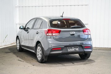 https://dvg-vehicle-assets.s3.amazonaws.com/1203864/h4osytiujwkjttvu12jqymbs.jpg