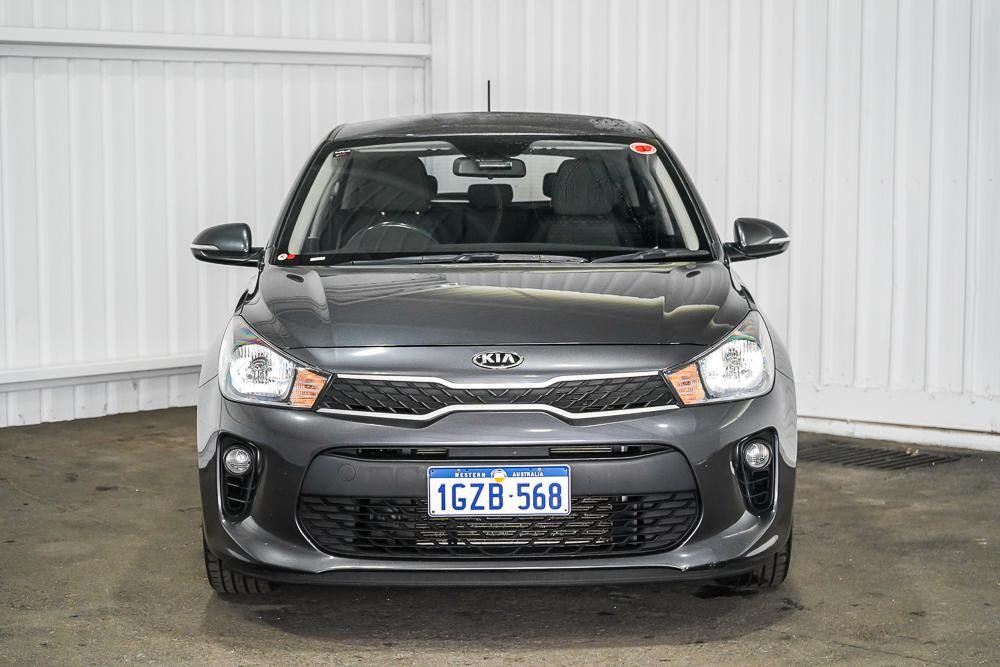 Kia Rio image 3
