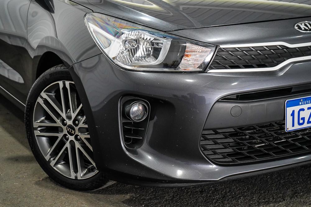 Kia Rio image 2