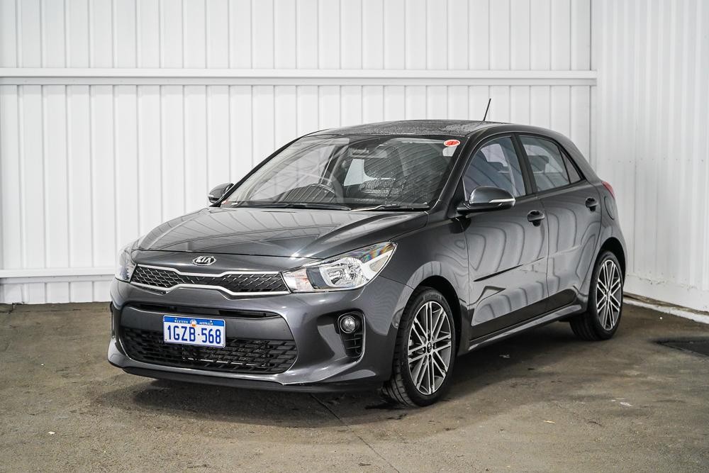 Kia Rio image 4