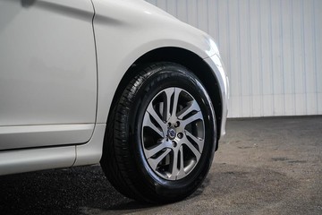 https://dvg-vehicle-assets.s3.amazonaws.com/1203878/6f51o50eqmdarh9lsgs8lu4eu.jpg