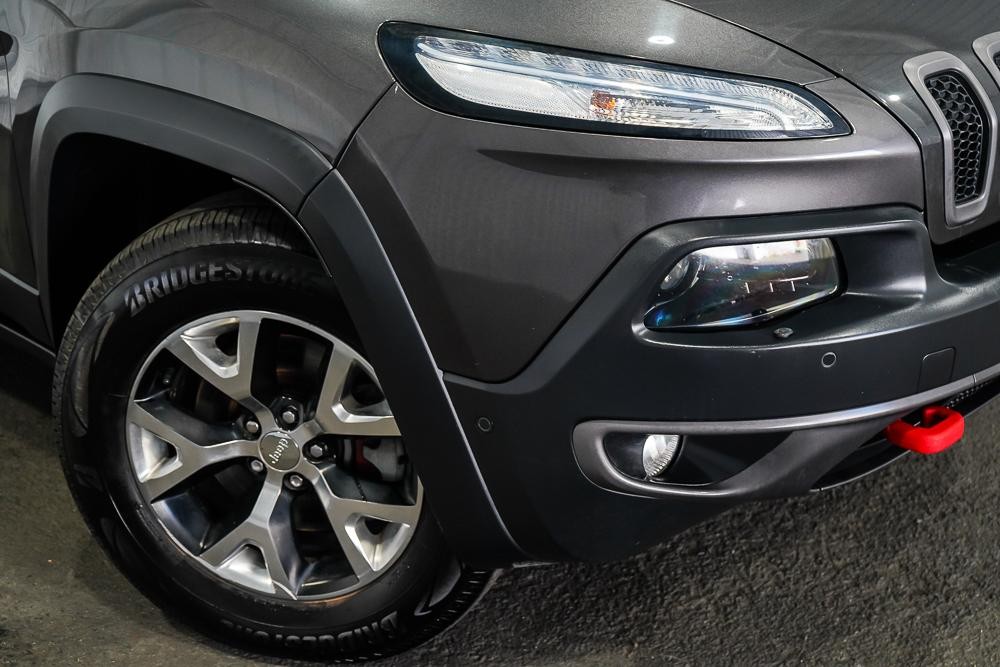 Jeep Cherokee image 2