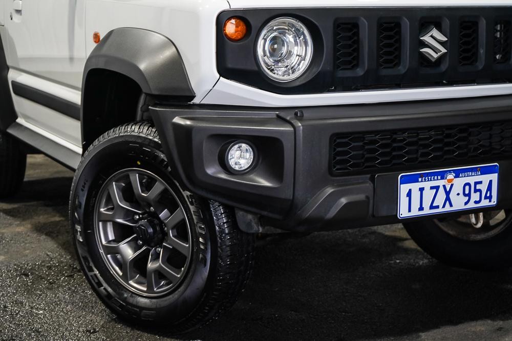 Suzuki Jimny image 2