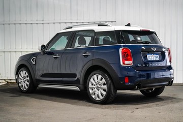 https://dvg-vehicle-assets.s3.amazonaws.com/1203898/bqo5x4e984jrj5e5w3n5kegv0.jpg