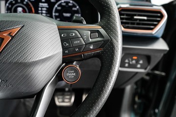 https://dvg-vehicle-assets.s3.amazonaws.com/1203904/8gsb775cm74t8rbckqmq44fo4.jpg