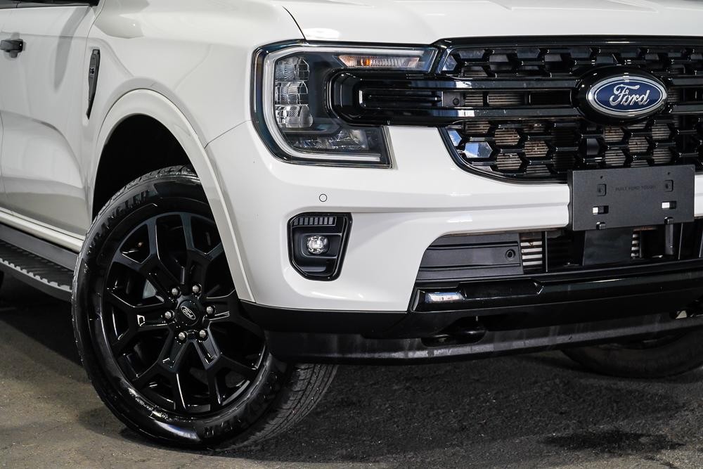 Ford Everest image 2