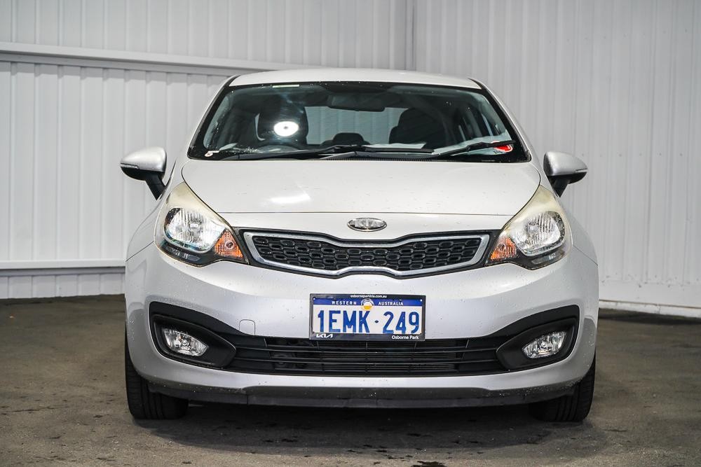 Kia Rio image 3
