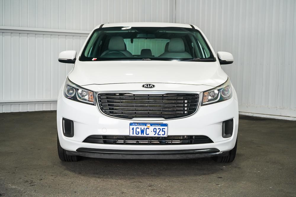 Kia Carnival image 3