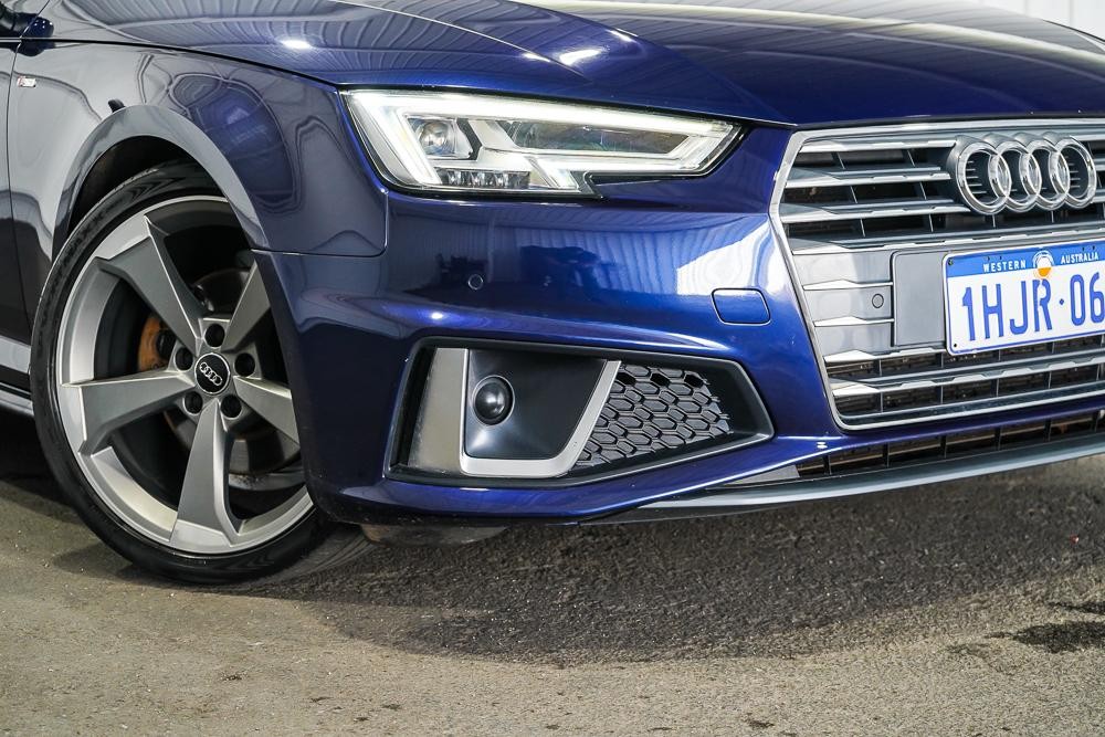 Audi A4 image 2
