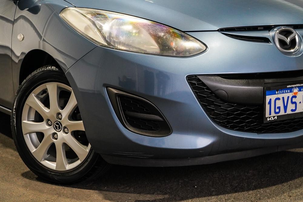 Mazda 2 image 2