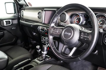 https://dvg-vehicle-assets.s3.amazonaws.com/1203963/1ydq8ib4tfghzvzv9ykb6uhns.jpg